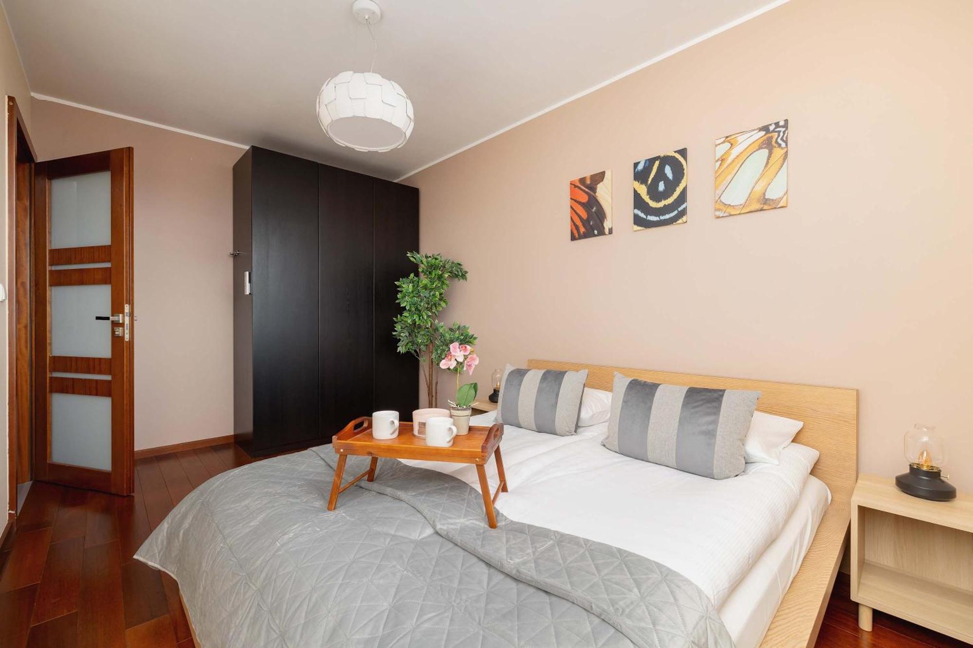 Exceptional With Balcony By Renters Apartment
