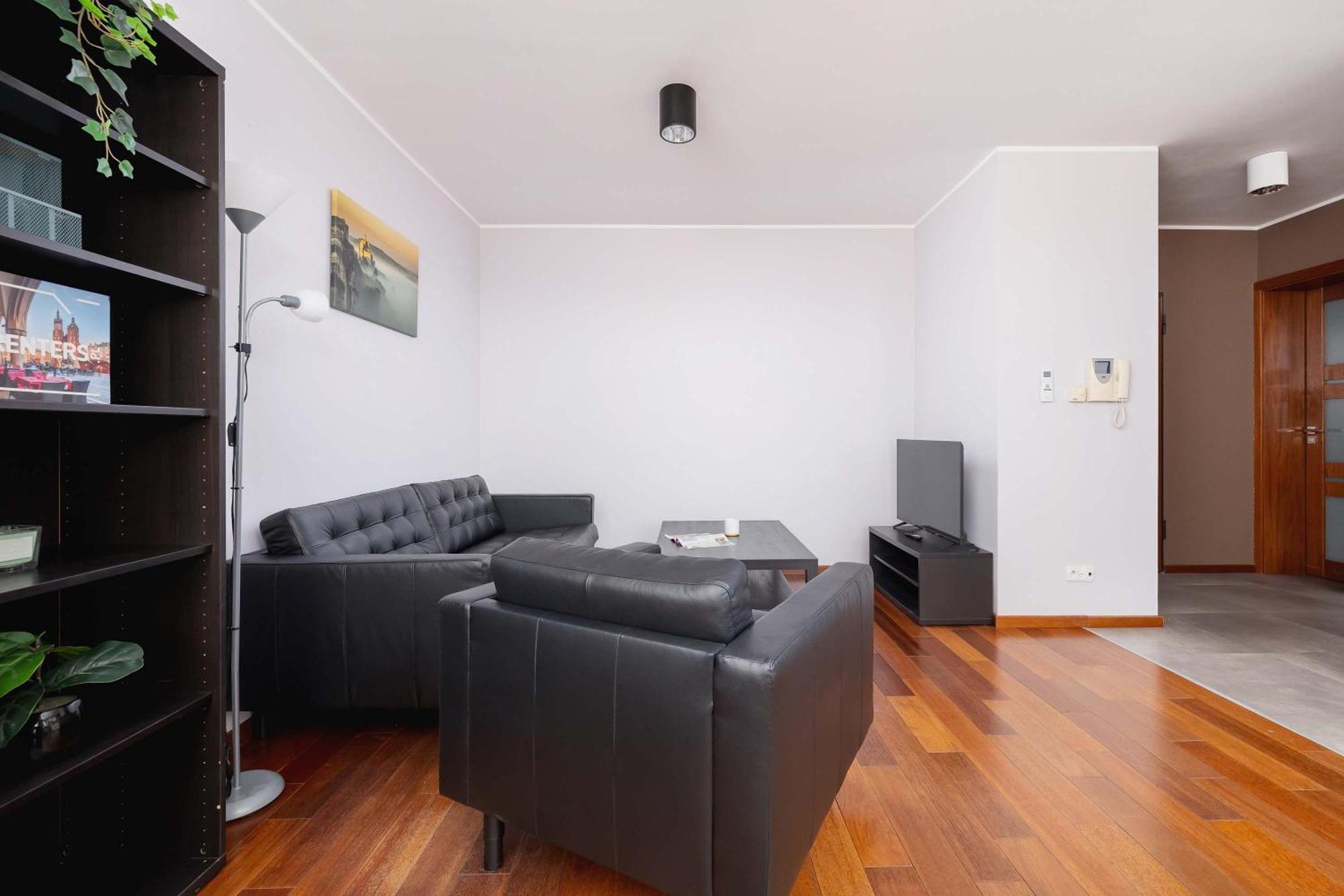 Exceptional With Balcony By Renters *