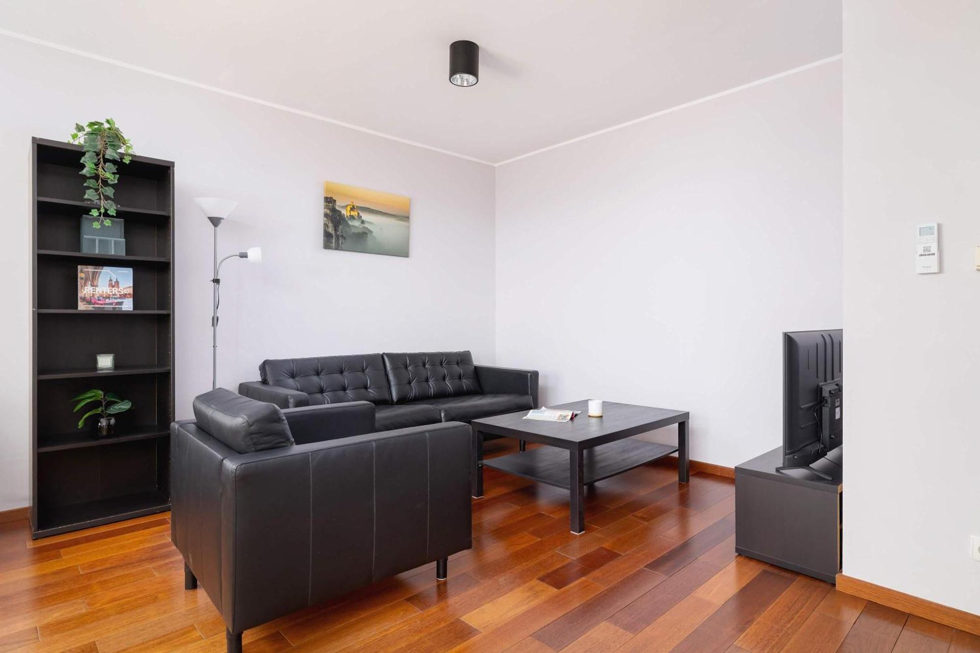 Exceptional With Balcony By Renters
